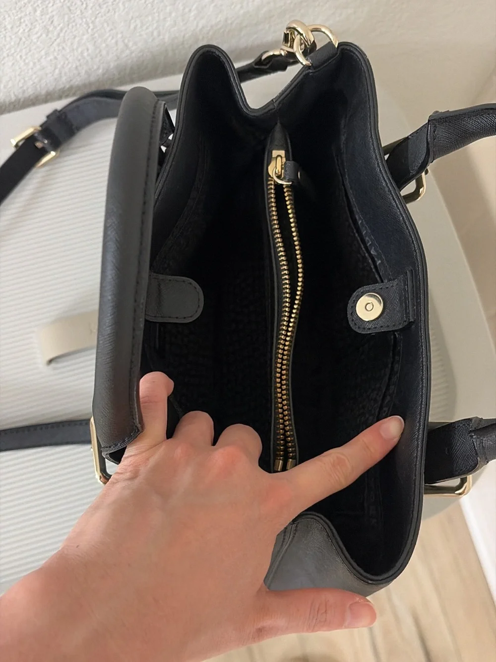 Kate Spade Black Satchel Crossbody Handbag 🖤
